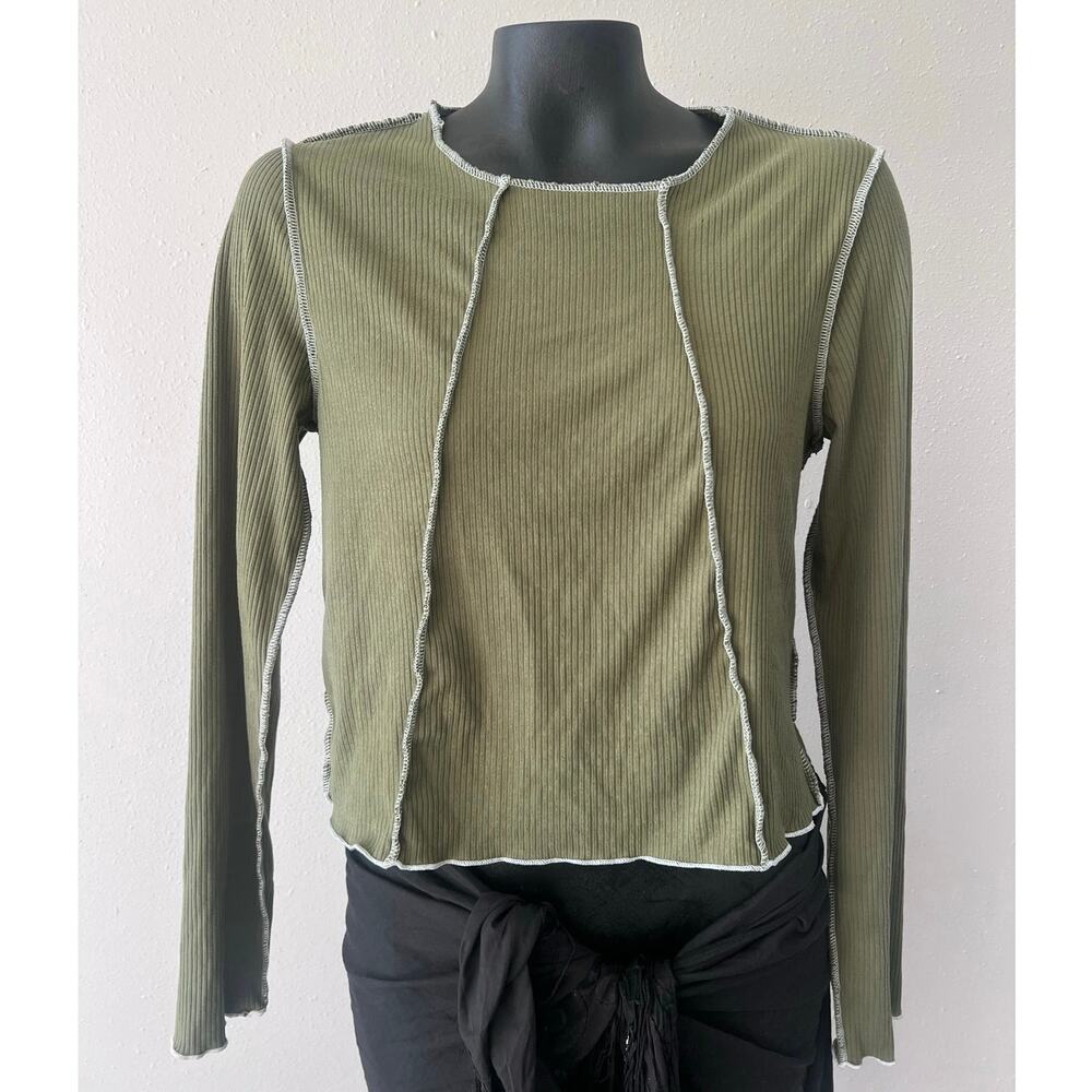 Vintage Gaze Ribbed T-Shirt Sz L Cropped
Olive/Wt Long Sleeve Y2K Skater Grunge